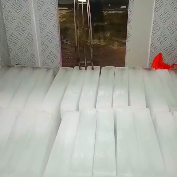 上海工廠降溫冰塊_上海車間機房降溫冰塊_廠房冰塊降溫