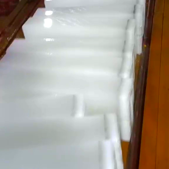 上海酷熱時降溫冰塊成必需，合理訂購要點及用途品質要求介紹