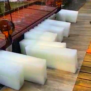 工業(yè)大冰塊配送_工業(yè)冷鏈保溫車輛_工業(yè)大冰塊配送范圍