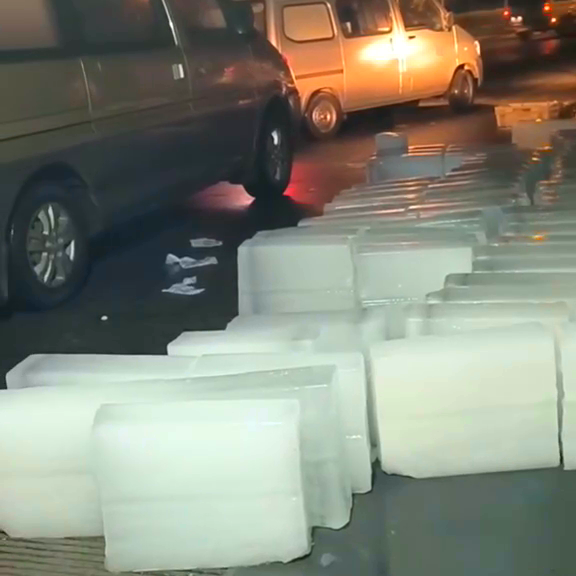 廠房高溫悶熱，物理降溫冰塊咋用？放置位置有講究